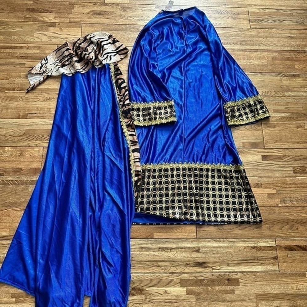 King of the Kingdom‎ Boy's Deluxe Costume Size Medium